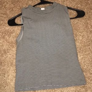 B/W stretchy crop top